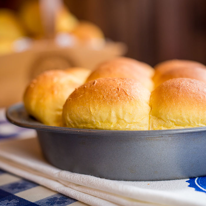 dinner rolls